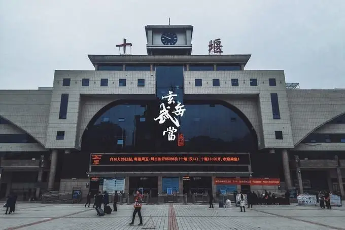 肇庆到十堰危险化学品物流专线|二三四五六七八九类危化品物流资质|医疗废物|危废运输